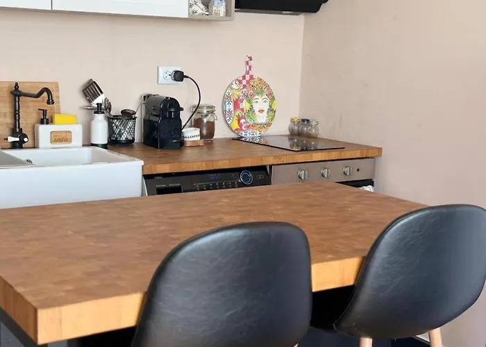 Annabella's Place Apartment